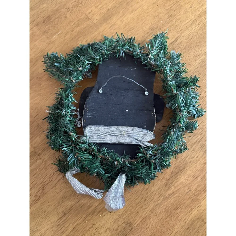 Wooden Snowman Wreath Decor With Garland & Silver Ribbon